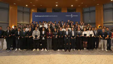 İş Bankası'nın Altın Gençler ödülleri sahiplerini buldu: 2025 YKS'de dereceye girenler onurlandırıldı