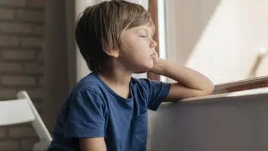 Uzmanlar uyarıyor: Çocuklarda alay edilme ‘basit bir şaka’ değil, psikolojik etki bırakıyor