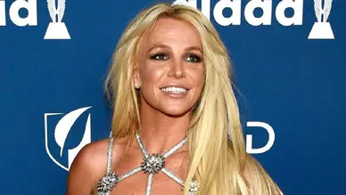 Britney Spears, doğum günü tatilinde olay yarattı: Göğüsleri sürekli açıktı