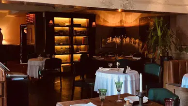 Mehmet Akif Ersoy dosyası derinleşiyor: Ünlülerin gizli mekanı Kütüphane’ye narkotik baskını