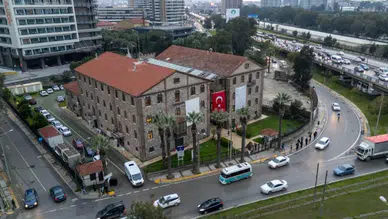 İzmir'de mülkiyet krizi: Belediye tarihi binalar için hukuk savaşı veriyor
