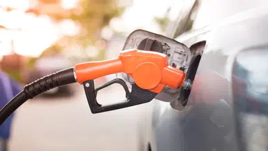 Benzin ve motorine zam geldi: Eşel mobil ile motorin 76 kuruş, benzin 47 kuruş arttı