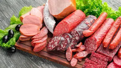 Araştırma: İşlenmiş et ile kolon kanseri bağlantısı hala yeterince bilinmiyor