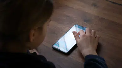 Günde 3 saatten fazla sosyal medya kullanan çocuklarda depresyon riski artıyor