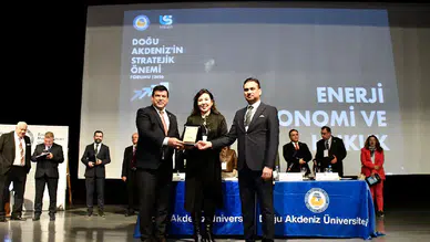 Doğu Akdeniz’in stratejik önemi ve geleceği, önemli isimlerin katılımıyla DAÜ’de tartışıldı