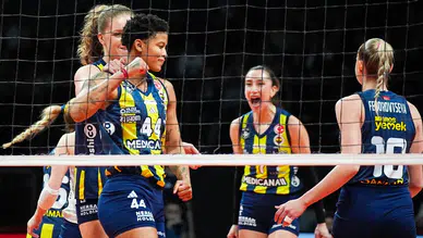 Fenerbahçe Medicana, VakıfBank’ı 3-2 mağlup ederek seriyi 2-2'ye getirdi