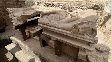 Likya'nın kalbi Olympos’ta 10 metrelik dev mezar gün yüzüne çıkarıldı