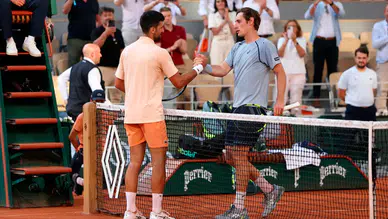 Paris'te bunaltıcı sıcakta erken final: Djokovic zorlu mücadeleyle üçüncü turda