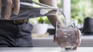 Fazla su içmek böbrek taşı riskini azaltmayabilir