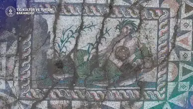 Aspendos’ta tarihi keşif: Genç Eurymedon Nehir Tanrısı mozaiği gün yüzüne çıkarıldı