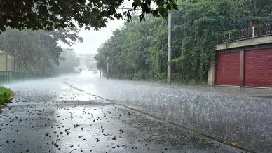 Meteoroloji'den hava durumu uyarısı: Sağanak yağış ve fırtına geliyor