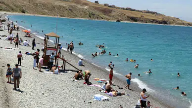İstanbul'da 3 plaj halk sağlığına uygun olmadığı için kapatıldı