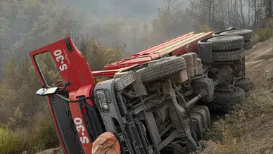 Adana'daki orman yangınlarına müdahale sırasında kaza: 2 işçi yaralandı