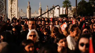 Vatandaşlar 10 Kasım'da Ata'sını anmak için Dolmabahçe'ye akın etti