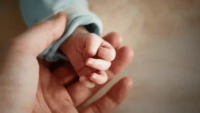 Komisyonda kabul edildi: Doğum izni 24 haftaya çıkarılıyor