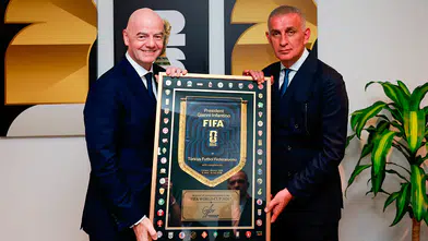 TFF Başkanı İbrahim Ethem Hacıosmanoğlu, FIFA Başkanı Infantino ile Vancouver'da bir araya geldi