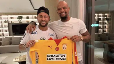 Felipe Melo, Neymar’a Galatasaray forması hediye etti