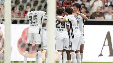 Beşiktaş, Midtjylland'ı 2-0 mağlup ederek UEFA Avrupa Ligi'nde tur atladı