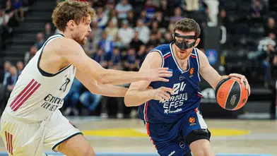 Anadolu Efes, Real Madrid'i 94-84 yenerek EuroLeague'de ilk galibiyetini aldı