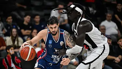 Beşiktaş deplasmanda Anadolu Efes'e kaybetti