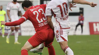 Ümraniye'de sağanak futbolu durdurdu: Hakem maçı erteledi