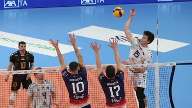 Halkbank İzmir deplasmanında hata yapmadı