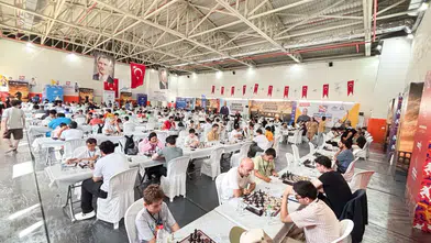 1 milyon TL'lik ödül havuzu için 906 satranç ustası ilk hamlesini yaptı