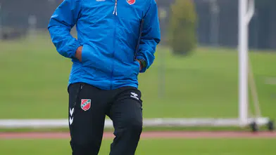 Karşıyaka'da Basatemür'den 15-20 günlük lisans uyarısı: Transfer yasağı çözülmezse hedef tehlikeye girer
