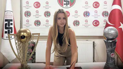 Turgutluspor'da devrim niteliğinde imza: Kulüp tarihinin ilk kadın teknik direktörü göreve başladı