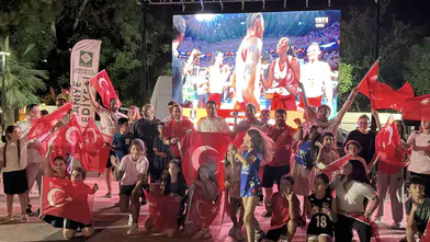 Osmaniye'de voleybol heyecanı: Dev ekranda şampiyonluk coşkusu