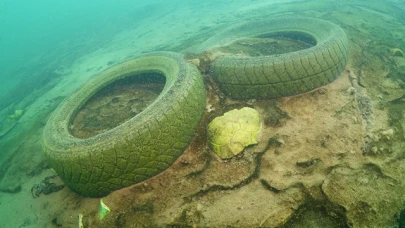 Dalgıçlar Van Gölü'nde dip temizliği yaptı