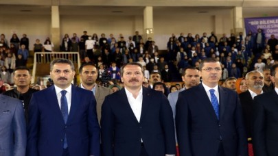 MemurSen Genel Başkanı Yalçın Tokat’ta ödül töreninde konuştu