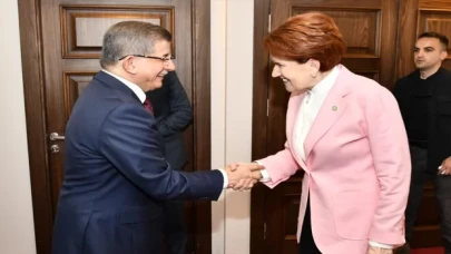 İYİ Parti Genel Başkanı Akşener, Gelecek Partisi Genel Başkanı Davutoğlu ile görüştü