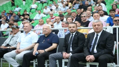 Sakaryaspor’da başkanlığa yeniden Cumhur Genç seçildi