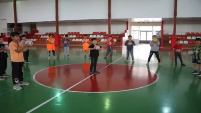 ”Hentbol nedir?” sorusuna cevabıyla federasyon başkanından maç sözü aldı