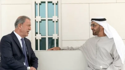 Milli Savunma Bakanı Akar, BAE Devlet Başkanı Al Nahyan ile görüştü