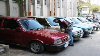 İzmir merkezli oto hırsızlığı operasyonunda 18 zanlı yakalandı