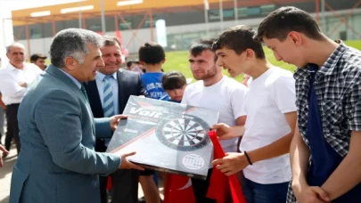 Kayseri’de özel sporculara malzeme desteği