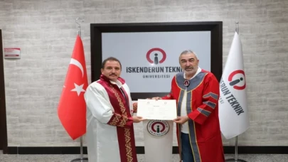 İSTE’den mezun olan teknik direktör Samet Aybaba, diplomasını aldı