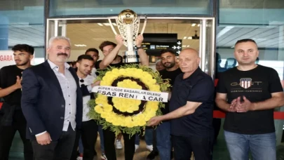 Süper Lig’e yükselen İstanbulspor’un kupası Trabzon’da