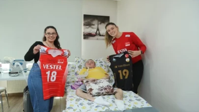 Milli voleybolcu Zehra Güneş’ten anlamlı ziyaret