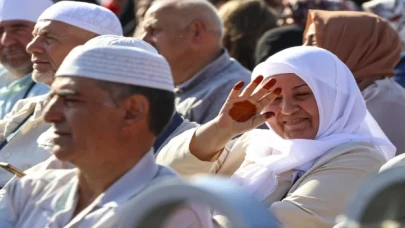 Hacı adayları için Harem Otogarı’nda uğurlama merasimi düzenlendi