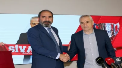 Sivasspor, teknik direktör Rıza Çalımbay ile 1 yıllık sözleşme imzaladı