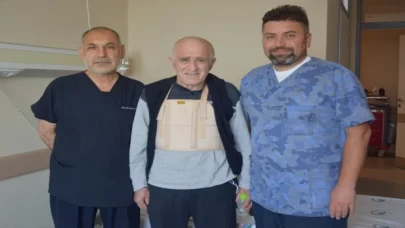 Düzce’de ters taraftaki kalbe baypas operasyonu