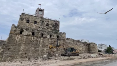 Sinop’ta 2 bin 500 yıllık surların çevresindeki yapıların yıkımı tamamlandı