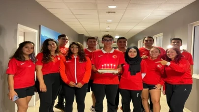 Olimpiyat şampiyonu Mete Gazoz, yaş gününü Avrupa Şampiyonası’nda kutladı