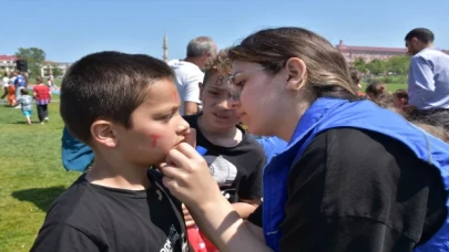 Trabzon’da öğrenciler ”Geleneksel Çocuk Şenliği”nde oyunlar oynadı