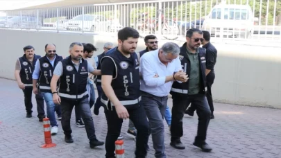 Paravan şirketle dolandırıcılık yaptıkları iddiasıyla 9 zanlı adliyeye sevk edildi