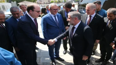 Hazine ve Maliye Bakanı Nebati, Gaziantep Valiliğini ziyaret etti