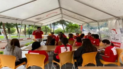 THF ile Kızılay iş birliğinde düzenlenen hentbol kampı, İstanbul’da başladı